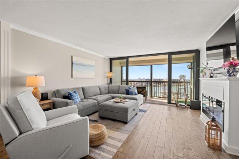 Condo in Saint Pete Beach, Florida, 2 bedrooms  № 1542101 - photo 16