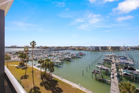 Condo in Saint Pete Beach, Florida, 2 bedrooms  № 1542101 - photo 28