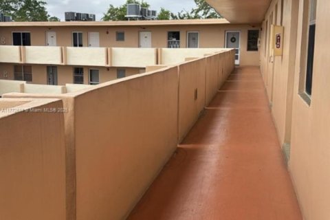 Copropriété à vendre à Miami, Floride: 1 chambre, 83.43 m2 № 1974100 - photo 2