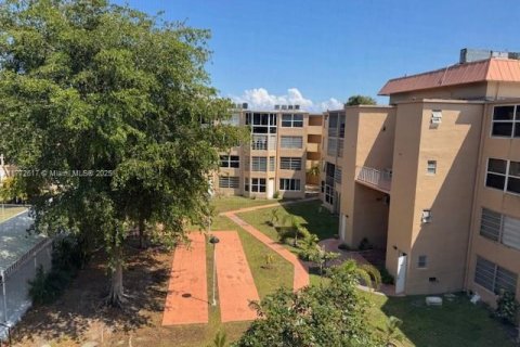Copropriété à vendre à Miami, Floride: 1 chambre, 83.43 m2 № 1974100 - photo 4