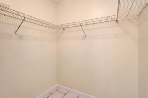 Снять в аренду квартиру в Уэст-Палм-Бич, Флорида 5 комнат, 136.38м2, № 2180614 - фото 25