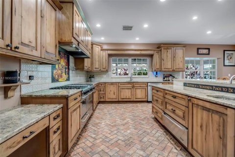 House in Fort Lauderdale, Florida 7 bedrooms, 536.51 sq.m. № 1855054 - photo 17