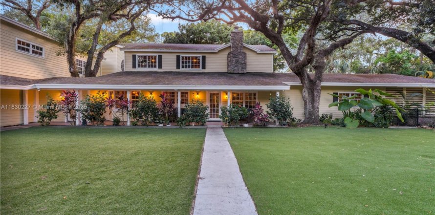 House in Fort Lauderdale, Florida 7 bedrooms, 536.51 sq.m. № 1855054