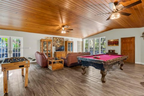 House in Fort Lauderdale, Florida 7 bedrooms, 536.51 sq.m. № 1855054 - photo 13