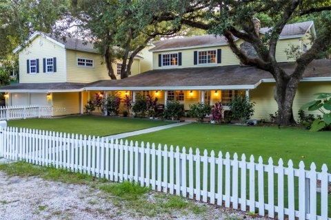 House in Fort Lauderdale, Florida 7 bedrooms, 536.51 sq.m. № 1855054 - photo 2