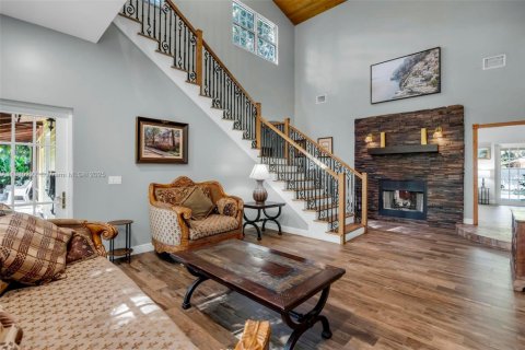 House in Fort Lauderdale, Florida 7 bedrooms, 536.51 sq.m. № 1855054 - photo 6