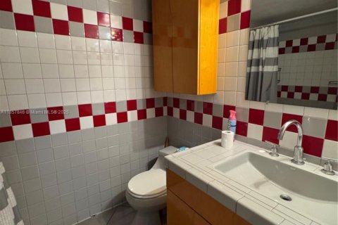 Купить кондоминиум в Майами, Флорида 2 спальни, 124.49м2, № 1882400 - фото 11