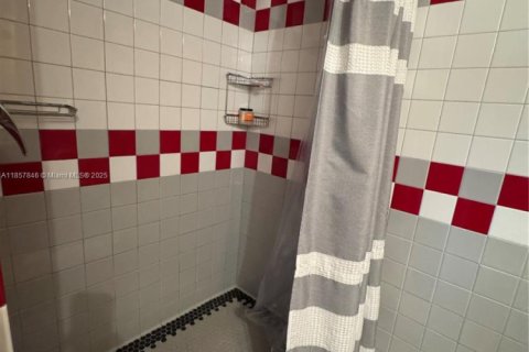 Купить кондоминиум в Майами, Флорида 2 спальни, 124.49м2, № 1882400 - фото 10