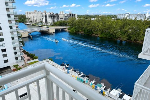 Купить кондоминиум в Помпано-Бич, Флорида 3 комнаты, 99.31м2, № 2173660 - фото 5