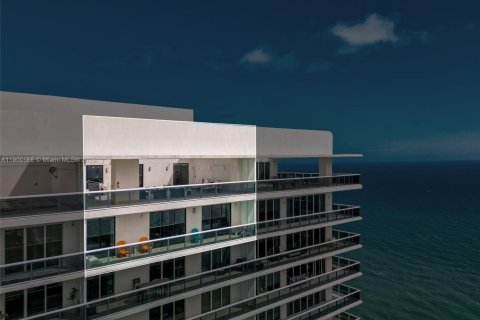 Condominio en alquiler en Hallandale Beach, Florida, 3 dormitorios, 238.39 m2 № 2054162 - foto 22