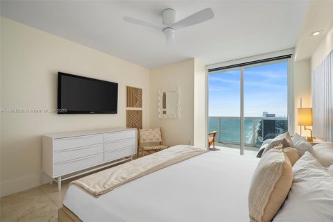 Condominio en alquiler en Hallandale Beach, Florida, 3 dormitorios, 238.39 m2 № 2054162 - foto 16