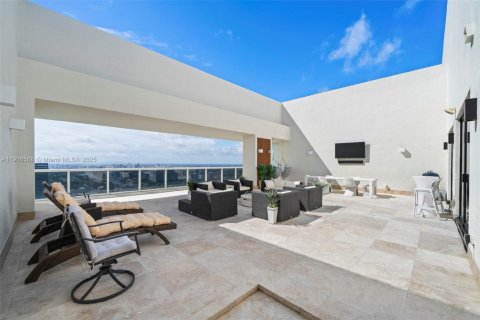 Condominio en alquiler en Hallandale Beach, Florida, 3 dormitorios, 238.39 m2 № 2054162 - foto 9