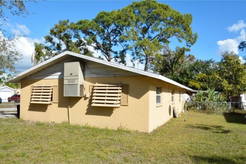 Propiedad comercial en venta en Sarasota, Florida, 4 dormitorios, 135.27 m2 № 2101254 - foto 10