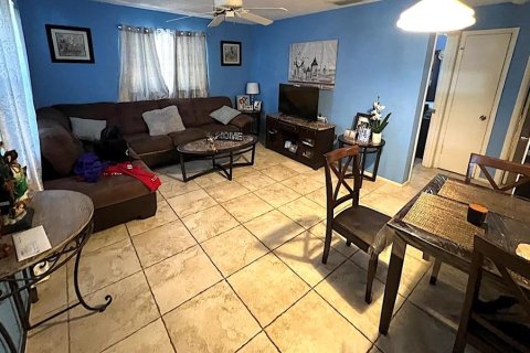 Propiedad comercial en venta en Sarasota, Florida, 4 dormitorios, 135.27 m2 № 2101254 - foto 6