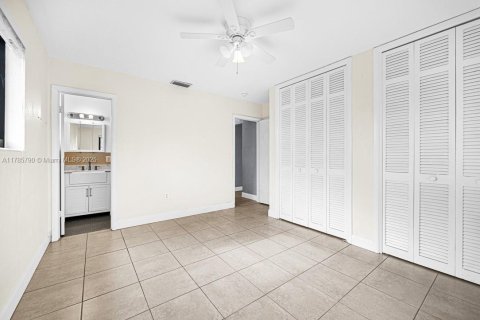 Casa en venta en Pembroke Pines, Florida, 2 dormitorios, 112.23 m2 № 1696743 - foto 17