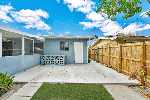 Casa en venta en Pembroke Pines, Florida, 2 dormitorios, 112.23 m2 № 1696743 - foto 24