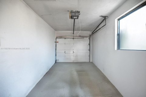 Casa en venta en Pembroke Pines, Florida, 2 dormitorios, 112.23 m2 № 1696743 - foto 26