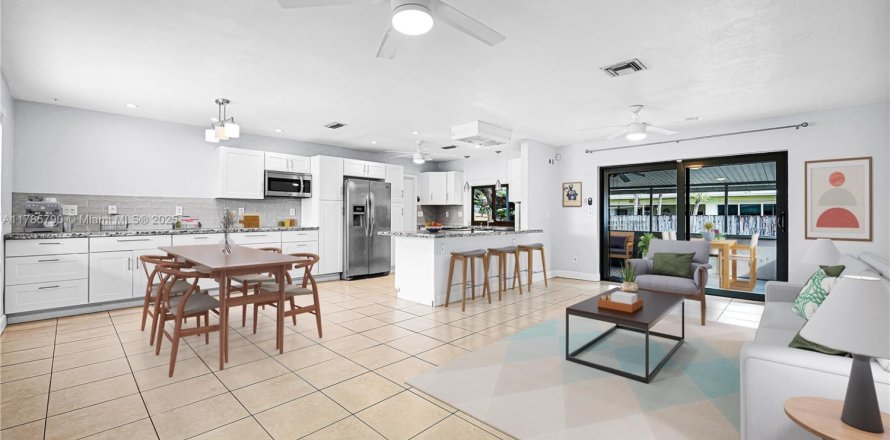 Casa en Pembroke Pines, Florida 2 dormitorios, 112.23 m2 № 1696743