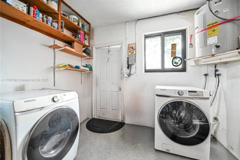 Casa en venta en Pembroke Pines, Florida, 2 dormitorios, 112.23 m2 № 1696743 - foto 25
