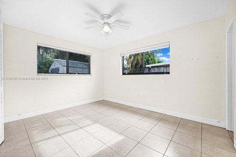 Casa en venta en Pembroke Pines, Florida, 2 dormitorios, 112.23 m2 № 1696743 - foto 16