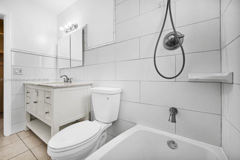 Casa en venta en Pembroke Pines, Florida, 2 dormitorios, 112.23 m2 № 1696743 - foto 13