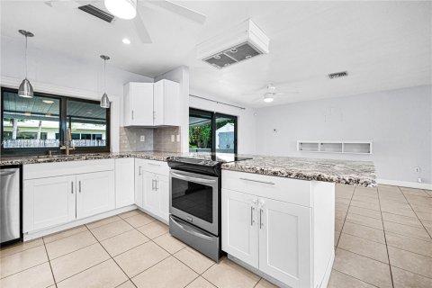 Casa en venta en Pembroke Pines, Florida, 2 dormitorios, 112.23 m2 № 1696743 - foto 7