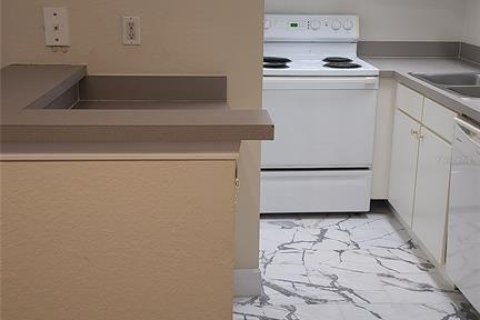 Condo in Tampa, Florida, 1 bedroom  № 1869557 - photo 4