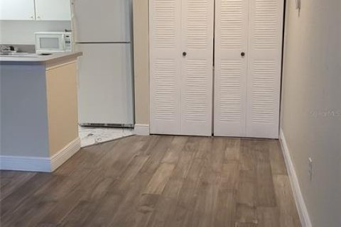 Condo in Tampa, Florida, 1 bedroom  № 1869557 - photo 2