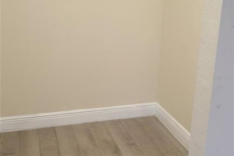 Condo in Tampa, Florida, 1 bedroom  № 1869557 - photo 12