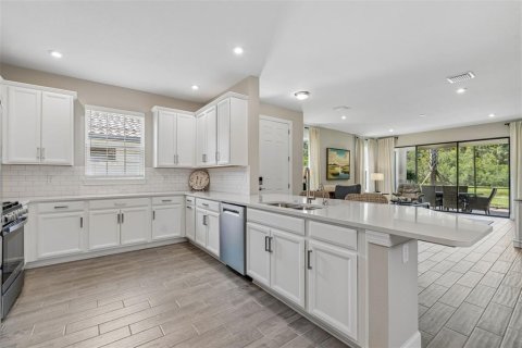 Villa ou maison à vendre à Wesley Chapel, Floride: 3 chambres, 179.67 m2 № 2298483 - photo 7