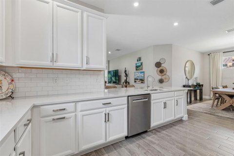 Villa ou maison à vendre à Wesley Chapel, Floride: 3 chambres, 179.67 m2 № 2298483 - photo 6