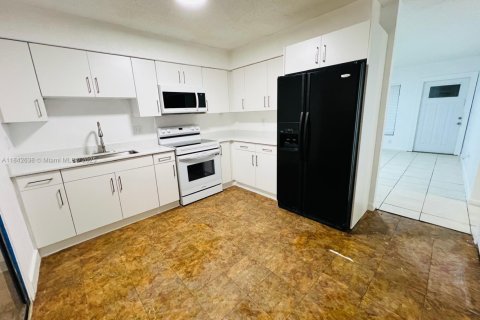 Commercial property in Sebring, Florida № 1980430 - photo 8