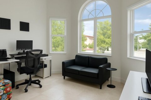 Casa en alquiler en Miami Beach, Florida, 5 dormitorios, 366.13 m2 № 1988642 - foto 16