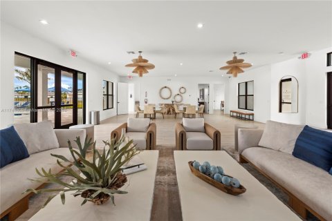 Townhouse in Fort Myers, Florida 3 bedrooms, 189.8 sq.m. № 1940678 - photo 14