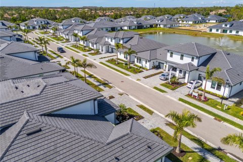 Townhouse in Fort Myers, Florida 3 bedrooms, 189.8 sq.m. № 1940678 - photo 12