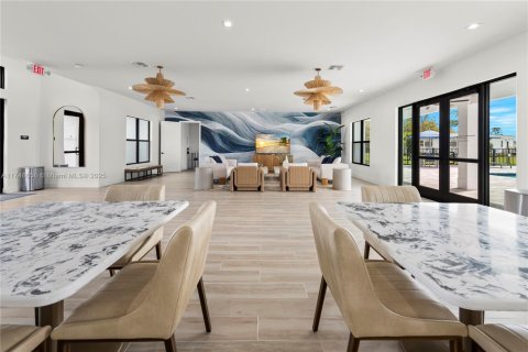 Townhouse in Fort Myers, Florida 3 bedrooms, 189.8 sq.m. № 1940678 - photo 16