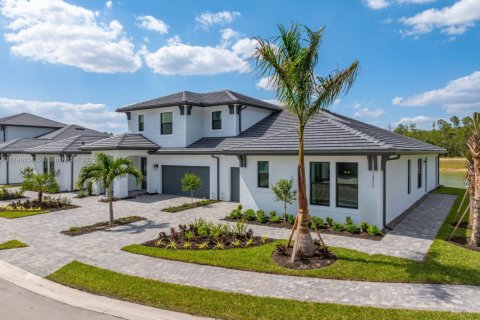 Townhouse in Fort Myers, Florida 3 bedrooms, 189.8 sq.m. № 1940678