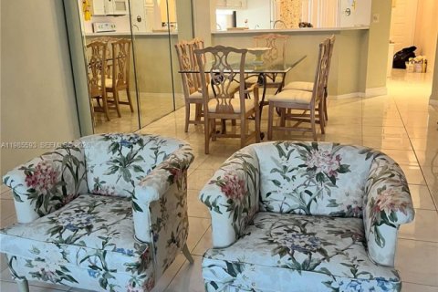 Copropriété à vendre à Tamarac, Floride: 2 chambres, 121.24 m2 № 2048129 - photo 7