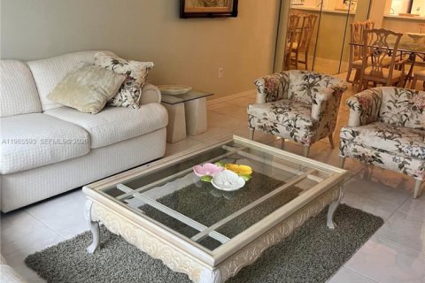 Copropriété à vendre à Tamarac, Floride: 2 chambres, 121.24 m2 № 2048129 - photo 4