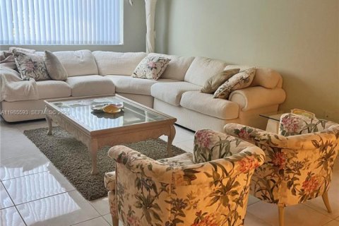 Copropriété à vendre à Tamarac, Floride: 2 chambres, 121.24 m2 № 2048129 - photo 9