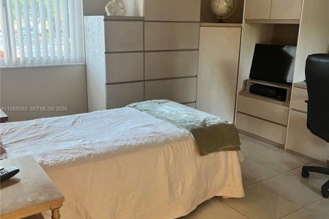 Copropriété à vendre à Tamarac, Floride: 2 chambres, 121.24 m2 № 2048129 - photo 3