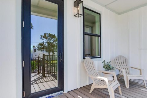 Casa en venta en North Redington Beach, Florida, 4 dormitorios, 219.81 m2 № 2143954 - foto 7