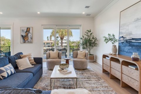 Casa en venta en North Redington Beach, Florida, 4 dormitorios, 219.81 m2 № 2143954 - foto 13