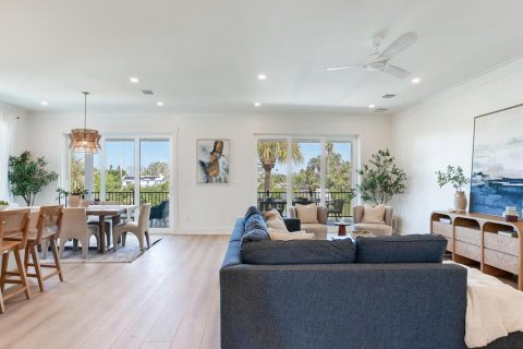Casa en venta en North Redington Beach, Florida, 4 dormitorios, 219.81 m2 № 2143954 - foto 11