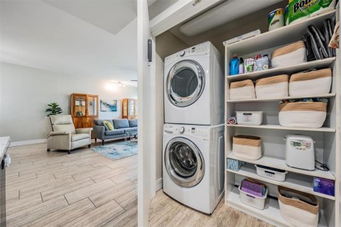 Condo in Saint Petersburg, Florida, 2 bedrooms  № 1677817 - photo 17