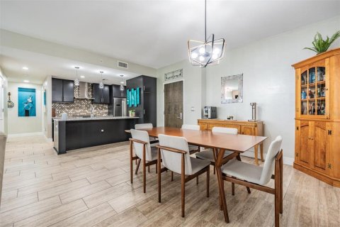 Condo in Saint Petersburg, Florida, 2 bedrooms  № 1677817 - photo 5
