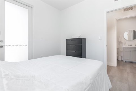 Commercial property in Miami, Florida 394.65 sq.m. № 2185491 - photo 26