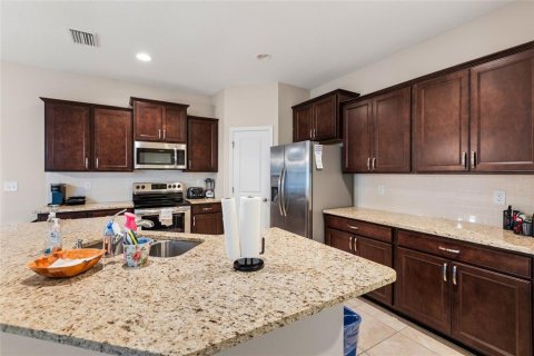 House in Wesley Chapel, Florida 3 bedrooms, 147.44 sq.m. № 2237853 - photo 13