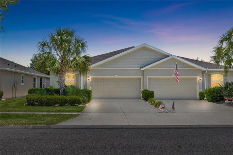 Villa ou maison à Wesley Chapel, Floride 3 chambres, 147.44 m2 № 2237853
