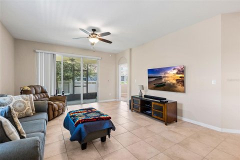 House in Wesley Chapel, Florida 3 bedrooms, 147.44 sq.m. № 2237853 - photo 8